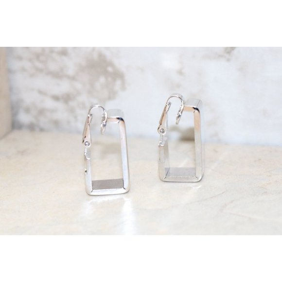 Signed Avon Silver tone  Rectangle Link Dangling Earrings Clip on - Picture 3 of 7